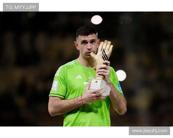 22岁踏入职业足球的明星之路与成长故事揭秘